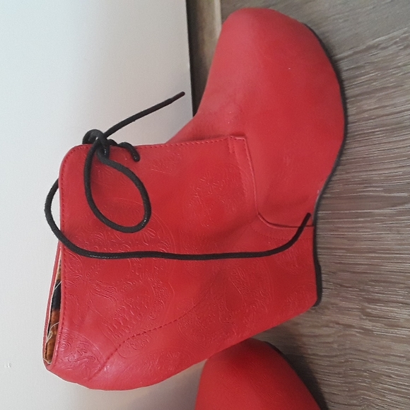 Sugar Skull Heel Booties - Picture 3 of 11